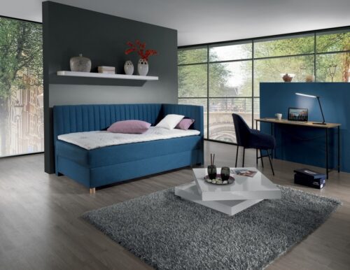 New Design Čalúnená posteľ NOVO s čelami | pravá s topperom Rozmer.: Skladová zásoba - 1 ks New Design Čalúnená posteľ NOVO s čelami | pravá s topperom Rozmer.: Skladová zásoba - 1 ks
