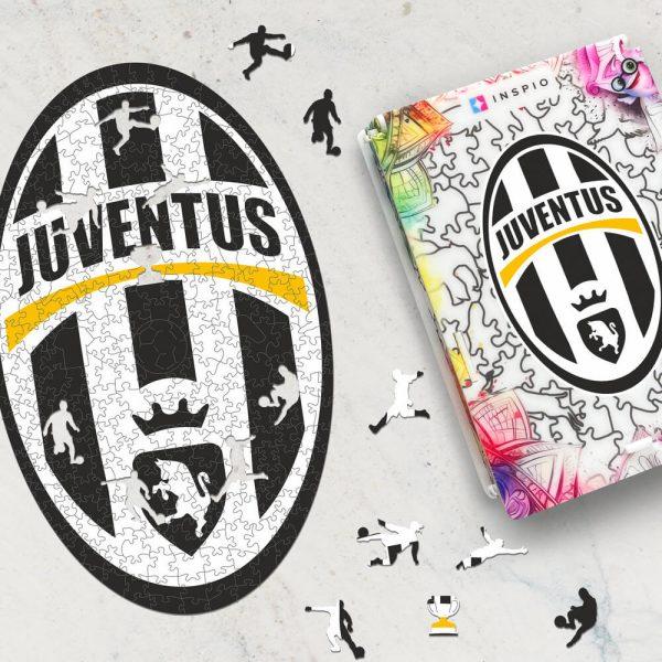 Puzzle v motíve futbalového tímu - Juventus FC. Puzzle je skvelý spôsob trávenia voľného času pre deti