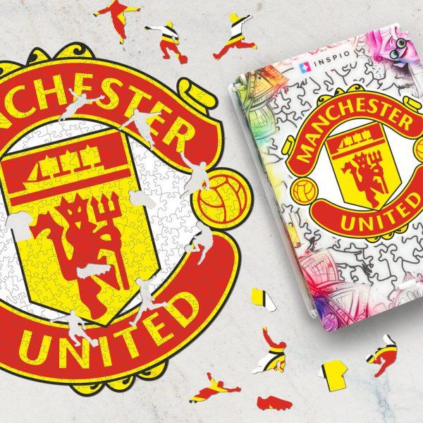 Puzzle v motíve futbalového tímu - Manchester United FC. Puzzle je skvelý spôsob trávenia voľného času pre deti