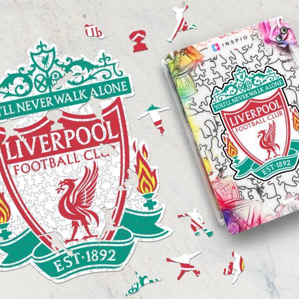 Puzzle v motíve futbalového tímu - Liverpool FC. Puzzle je skvelý spôsob trávenia voľného času pre deti