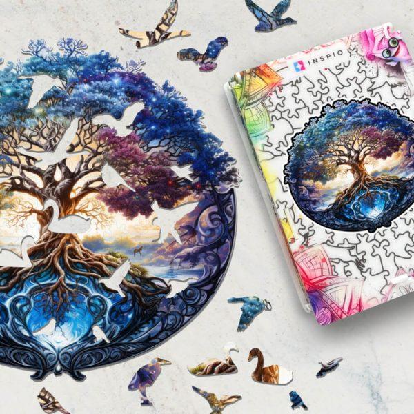 Puzzle s jedinečným dizajnom stromu. Skladanie puzzle je výbornou zábavou pre dospelách ale aj deti.
