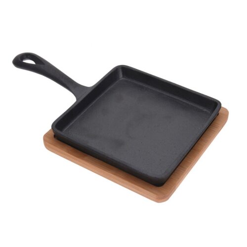 Súprava liatinovej panvice a servírovacej dosky TROPE 24 cm čierna Súprava liatinovej panvice a servírovacej dosky TROPE 24 cm čierna