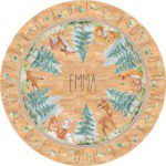 Dotvorte hravú atmosféru v detskej izbičke kruhovým kobercom INSPIO s motívmi z kolekcie Forest-Lesný svet.
