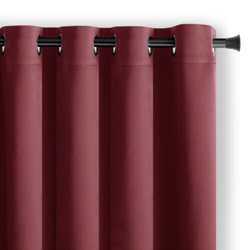 Záves AmeliaHome Blackout s priechodkami 140x245 vínový Záves AmeliaHome Blackout s priechodkami 140x245 vínový
